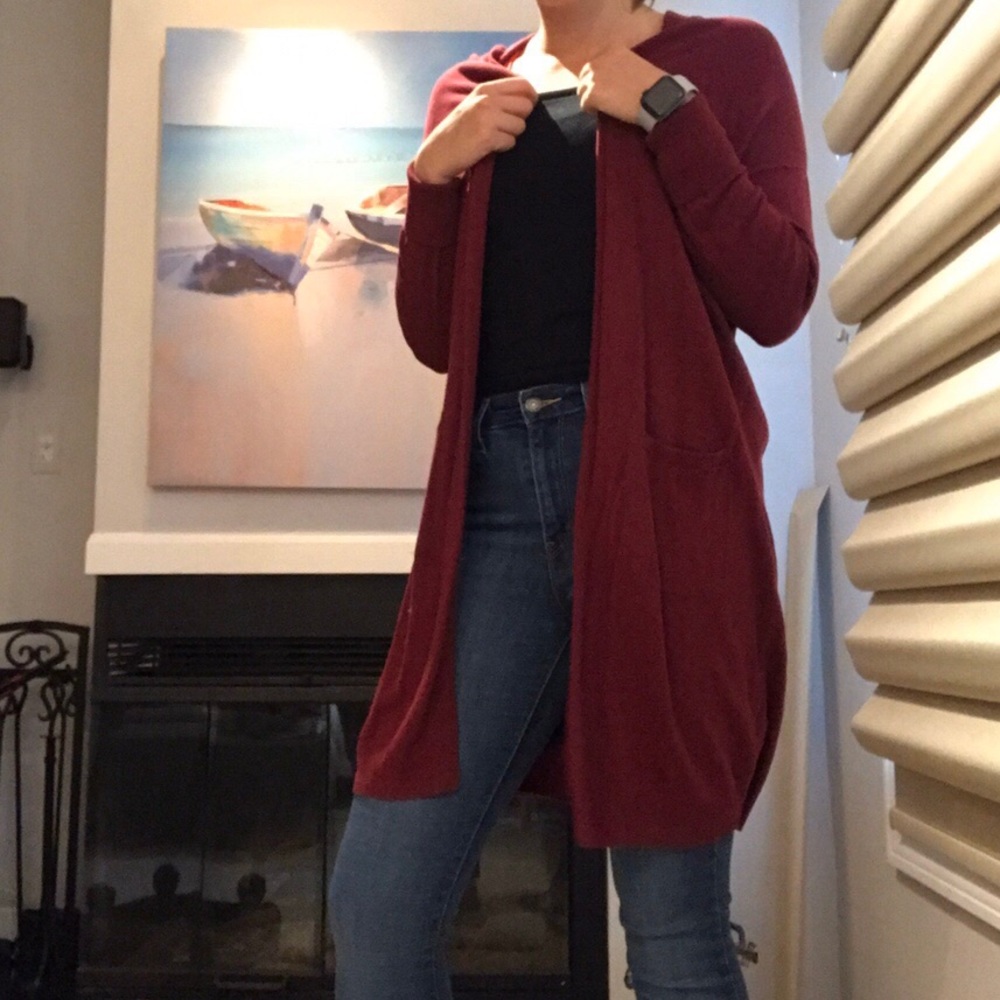 Cute and Cozy Maroon Cardigan Sweater✨✨